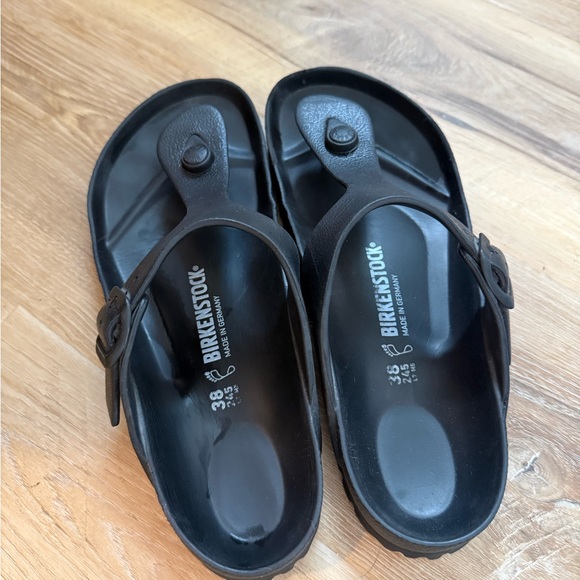 Birkenstock Gizeh Black Slip-On Sandals - Picture 1 of 4
